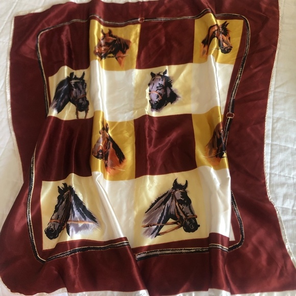 VINTAGE HORSE DESIGN SCARF 100% ACETATE 31" X 31" MADE IN JAPAN - Picture 3 of 10